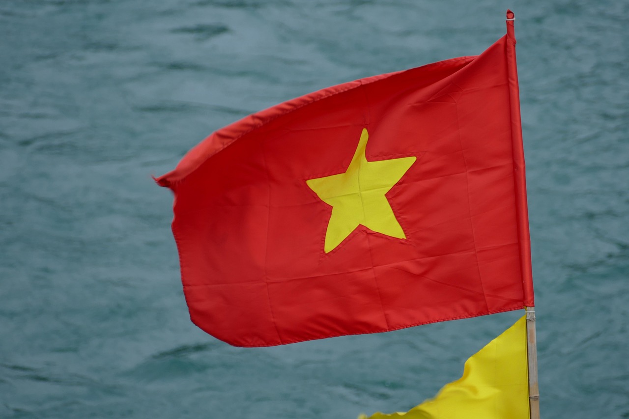 马斯克谈与中国协商稀土出口，全球供应链的深度互动