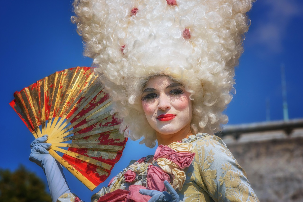 迪丽热巴雅典女神妆，时尚与古典的完美结合
