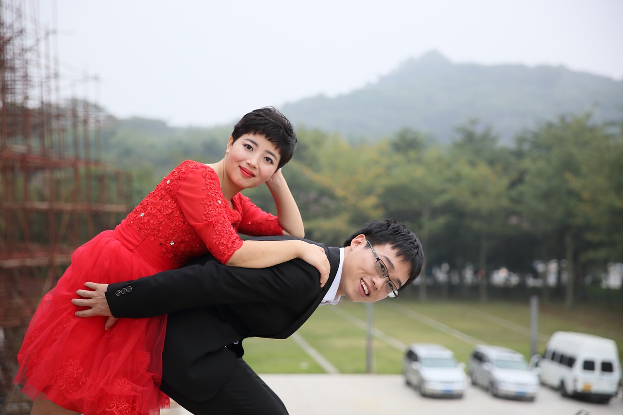 妻子翻丈夫手机抓出轨证据获法院采信，隐私权与道德责任的较量