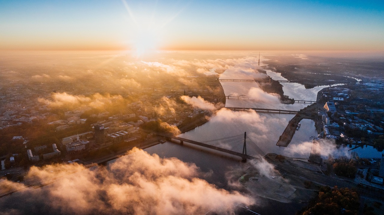 热烈庆祝中国航天日，2025年中国航天日海报出炉