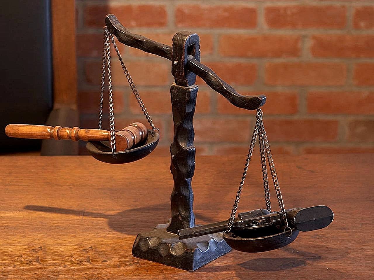 女子被打还击开庭四次改判不罚，正义与法律的博弈